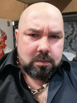 Tam�s, 42 �ves t�rskeres� f�rfi, Halmajugra