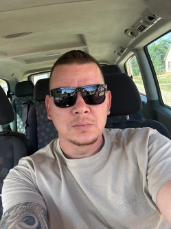 Sanyi, 33 �ves t�rskeres� f�rfi, Eur�pa (egy�b)