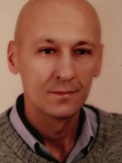 S�ndor, 52 �ves t�rskeres� f�rfi, Hajd�hadh�z