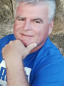 S�ndor, 53 �ves t�rskeres� f�rfi, J�szber�ny