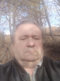 Bal�zska, 57 �ves t�rskeres� f�rfi, H�romhuta