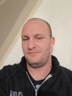 Attila, 36 �ves t�rskeres� f�rfi, Lajosmizse