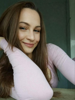 Beatrix, 33 �ves t�rskeres� n�, Szolnok
