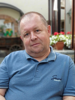 Ern�, 61 �ves t�rskeres� f�rfi, Albertirsa