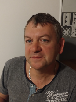 Imre, 52 �ves t�rskeres� f�rfi, Sz�rf�ld