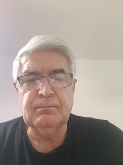 Zoli, 73 �ves t�rskeres� f�rfi, T�pi�szele