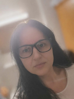 Csilla, 47 �ves t�rskeres� n�, Szeged