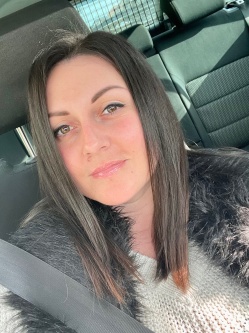 Erika, 36 �ves t�rskeres� n�, G�d