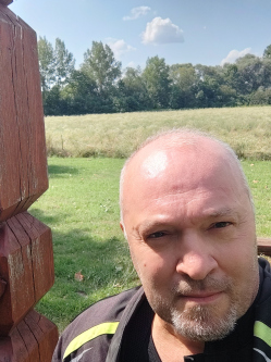 Csaba, 59 �ves t�rskeres� f�rfi, Domb�v�r