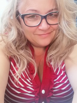 �gnes, 56 �ves t�rskeres� n�, Nagyk�ta