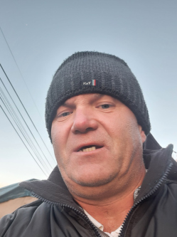 Andr�s, 53 �ves t�rskeres� f�rfi, Kun�gota