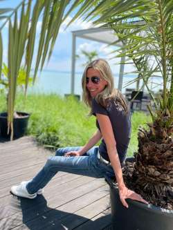 Ren�ta, 41 �ves t�rskeres� n�, Budakeszi