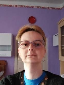 Andrea, 39 �ves t�rskeres� n�, H�dmez�v�s�rhely