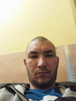 Zoli, 28 �ves t�rskeres� f�rfi, Albertirsa