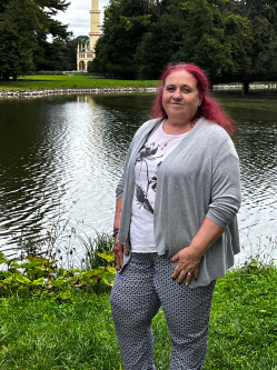 Mariann, 58 �ves t�rskeres� n�, Baracs