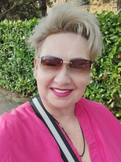 Csilla, 58 �ves t�rskeres� n�, Veszpr�m