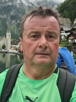 L�szl�, 57 �ves t�rskeres� f�rfi, Salzburg