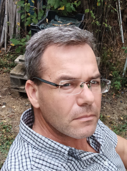 Norbert, 50 �ves t�rskeres� f�rfi, Koml�