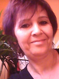 Julika, 59 �ves t�rskeres� n�, Z�hony
