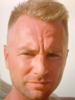 Tibor, 42 �ves t�rskeres� f�rfi, Sopron
