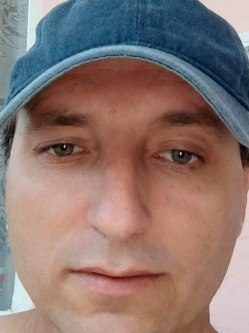 L�szl�, 43 �ves t�rskeres� f�rfi, T�pi�bicske