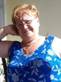 Marcsi, 76 �ves t�rskeres� n�, P�cs
