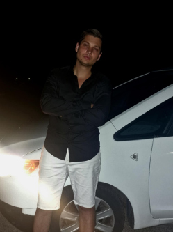 Martin, 25 �ves t�rskeres� f�rfi, Tarhos