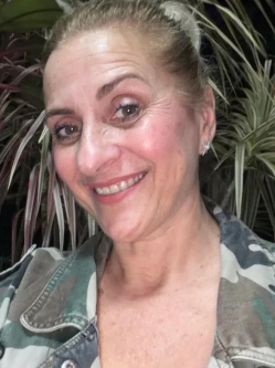Beatrix, 53 �ves t�rskeres� n�, Szolnok