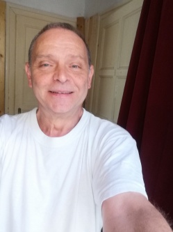 Mikl�s, 65 �ves t�rskeres� f�rfi, �rimagyar�sd