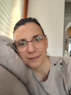 M�nika, 46 �ves t�rskeres� n�, P�cs
