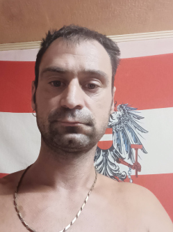 Mikl�s, 40 �ves t�rskeres� f�rfi, Budapest