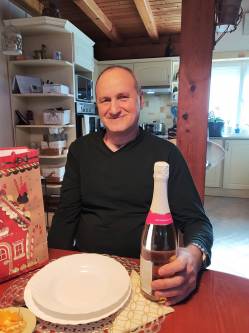 Ferenc, 61 �ves ball�sz�gi t�rskeres� f�rfi