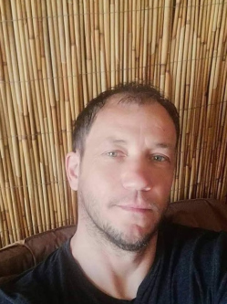 Attila, 48 �ves t�rskeres� f�rfi, Bek�lce