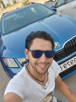 Gy�z�, 29 �ves t�rskeres� f�rfi, Kan�ri-Szigetek