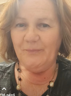 Ilona, 65 �ves t�rskeres� n�, �ll�