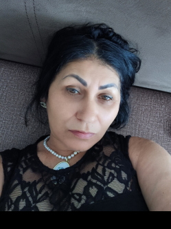 M�ni, 51 �ves t�rskeres� n�, Gyomaendr�d