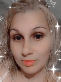 Lilliana, 29 �ves t�rskeres� n�, Baglad