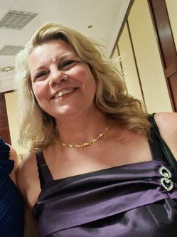 Zsuzsanna, 56 �ves t�rskeres� n�, Sopron