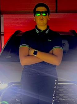 Tibor, 18 �ves t�rskeres� f�rfi, Hajd�b�sz�rm�ny