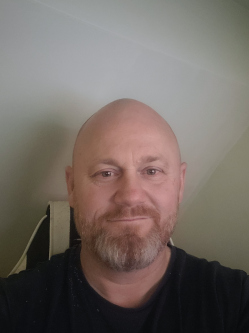 Robert, 49 �ves t�rskeres� f�rfi, Northamptonshire