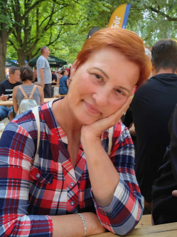 Judit, 65 �ves t�rskeres� n�, H�v�z