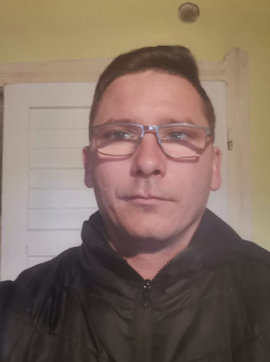 Csaba, 31 �ves t�rskeres� f�rfi, Dusnok