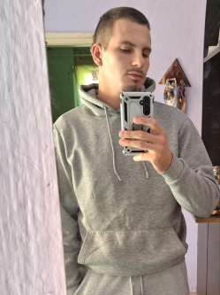 Attila, 19 �ves t�rskeres� f�rfi, �sotthalom