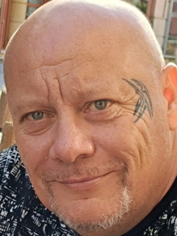 J�zsef, 51 �ves dunaszekcs�i t�rskeres� f�rfi