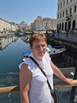 Judit, 53 �ves t�rskeres� n�, J�k