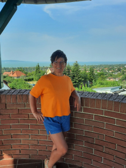 Icus, 58 �ves t�rskeres� n�, Kecskem�t