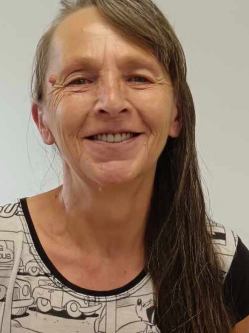 Magdi, 59 �ves t�rskeres� n�, Szolnok