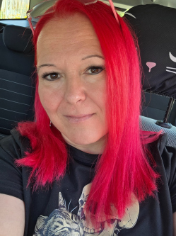 Brigitta, 51 �ves t�rskeres� n�, Gy�ngy�s