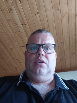 K�roly, 50 �ves t�rskeres� f�rfi, Kis�jsz�ll�s