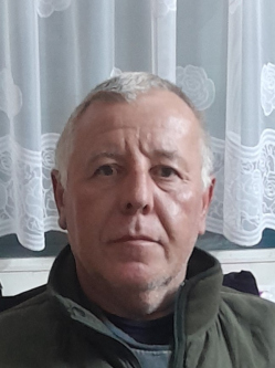 Tibor, 52 �ves t�rskeres� f�rfi, Biharugra